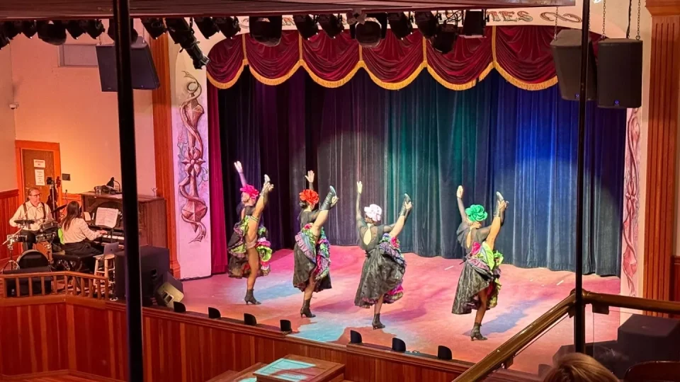 Fotr na tripu 10, Dawson City