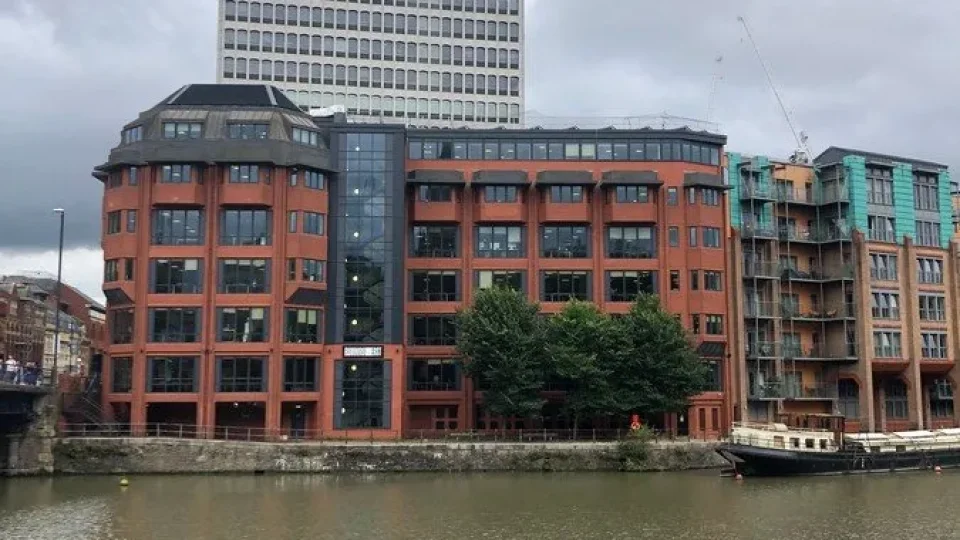 Bristol, stop