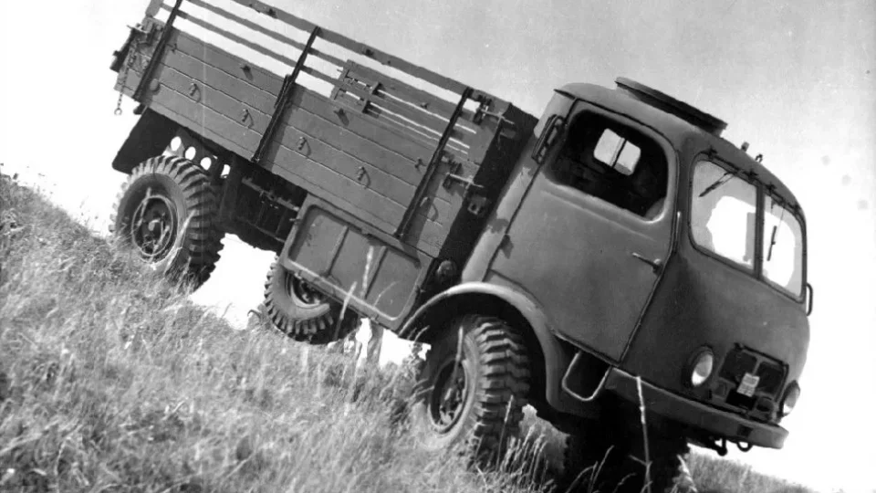 Tatra 805