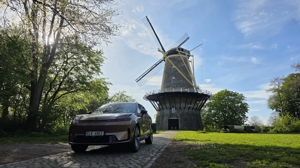 Lynk & Co 08