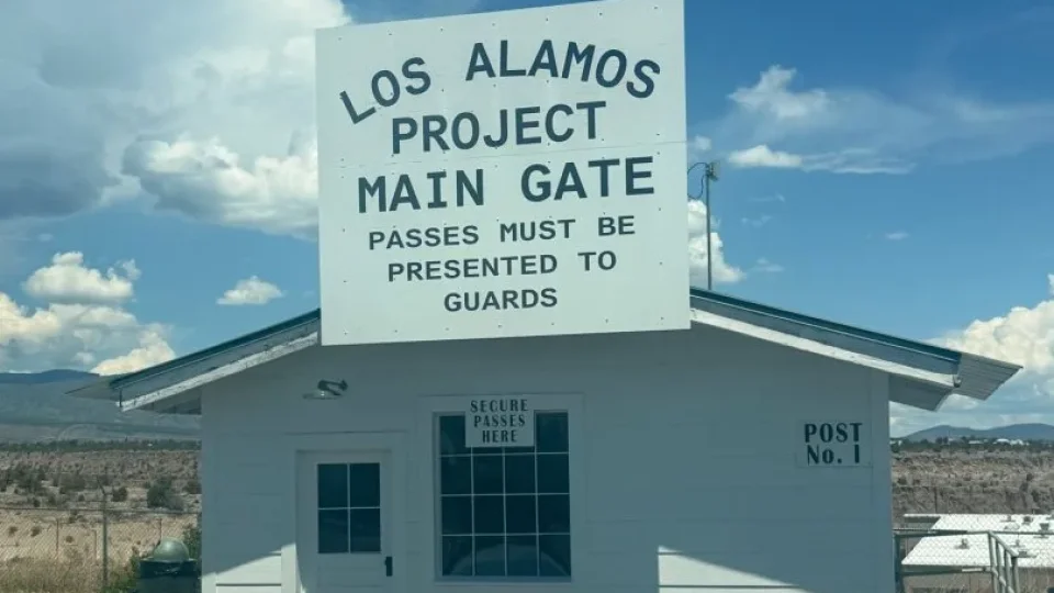 Fotr na tripu 12, Oppenheimer a Los Alamos