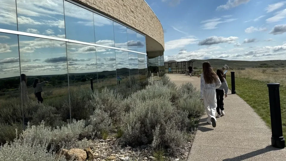 Fotr na tripu 10, dinosauři