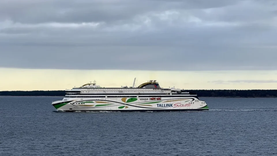 Fotr ve Finsku, trajekt