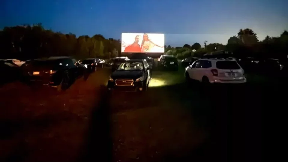 Fotr na tripu 10, autokino