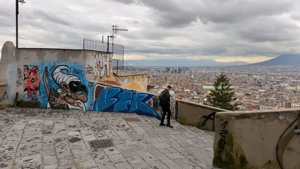 Fotr na tripu 11, Neapol