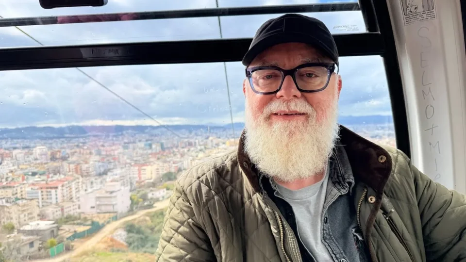 Fotr na tripu 11, Tirana