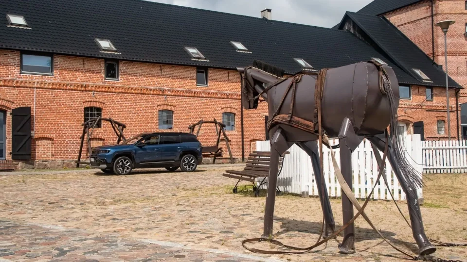 Trip Drawsko, Palác Siemczyno