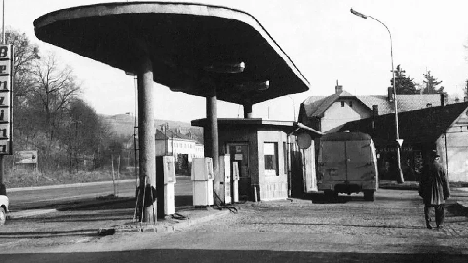 Retro, čerpací stanice