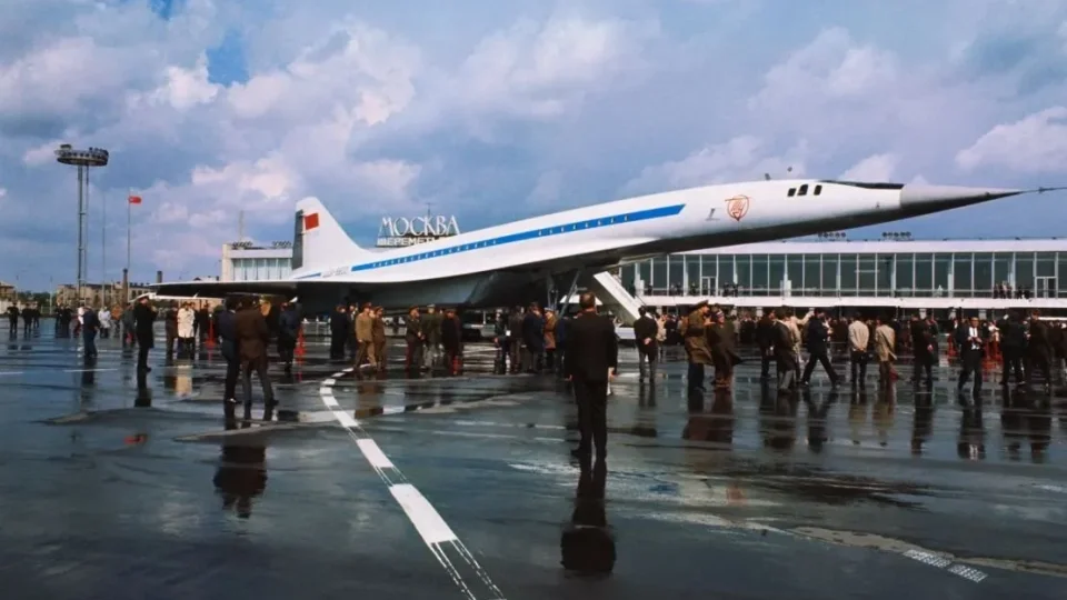 TU144