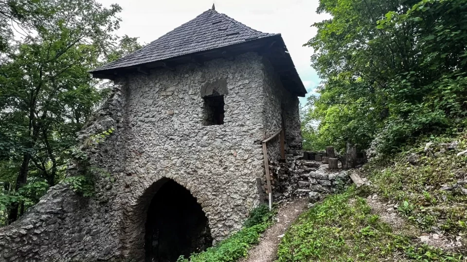 Trip Muránska planina, Muránsky hrad, syslové