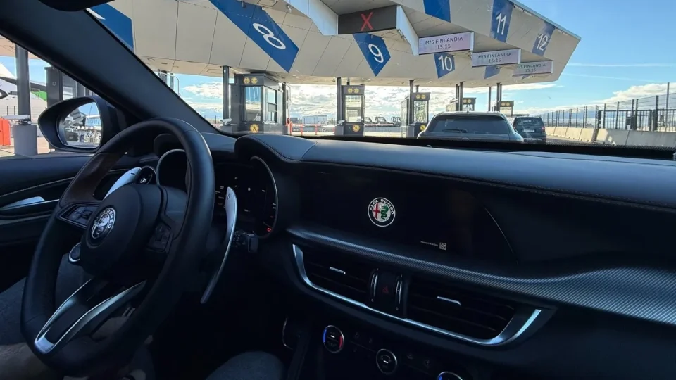 Fotr ve Finsku, trajekt