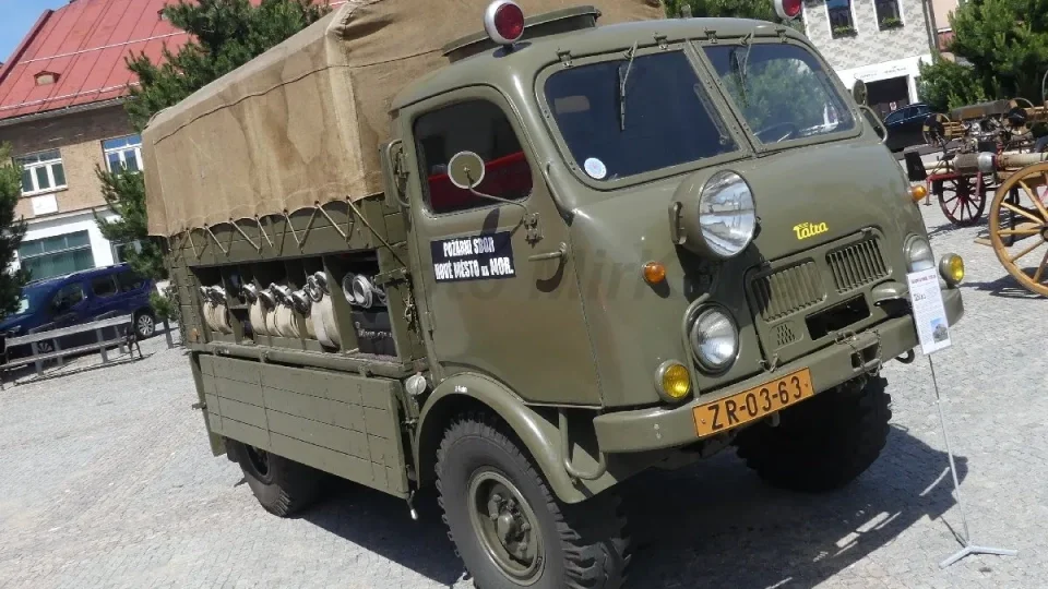 Tatra 805