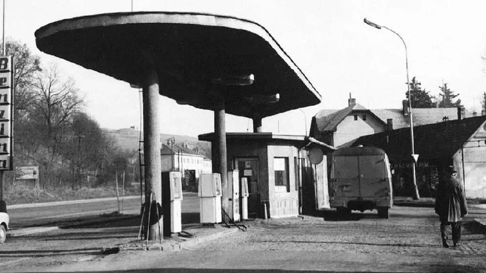 Retro, čerpací stanice