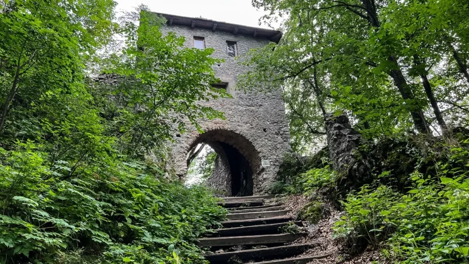 Trip Muránska planina, Muránsky hrad, syslové