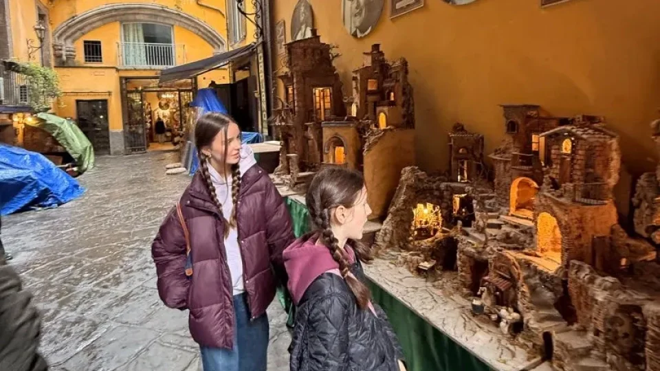 Fotr na tripu 11, Neapol