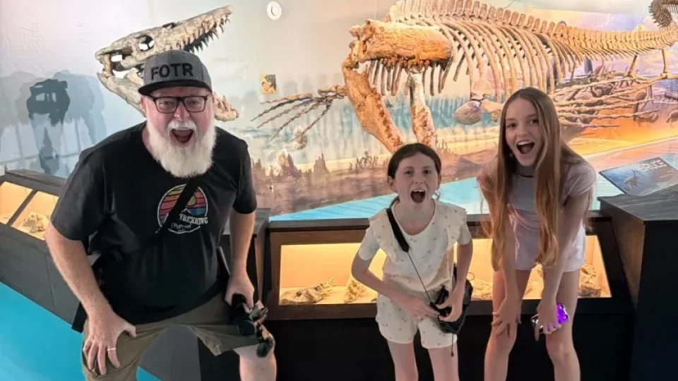 Fotr na tripu 10, dinosauři