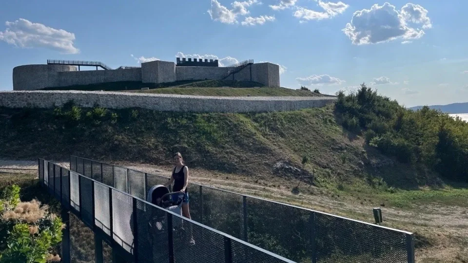 Rumunsko s obytkou a miminem