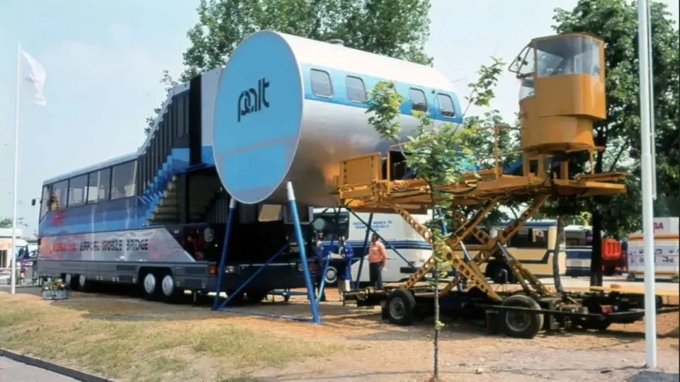 Ikarus, letištní speciál