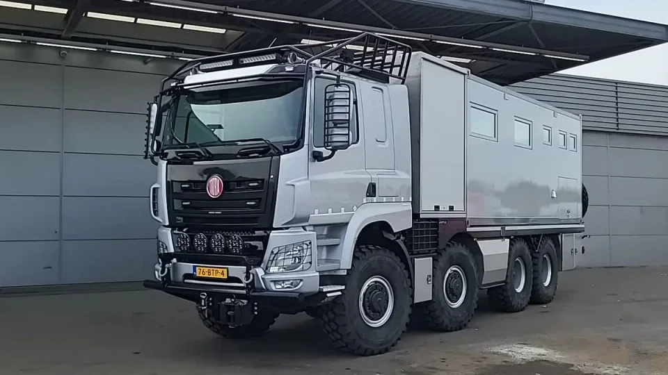 Tatra Phoenix expediční speciál