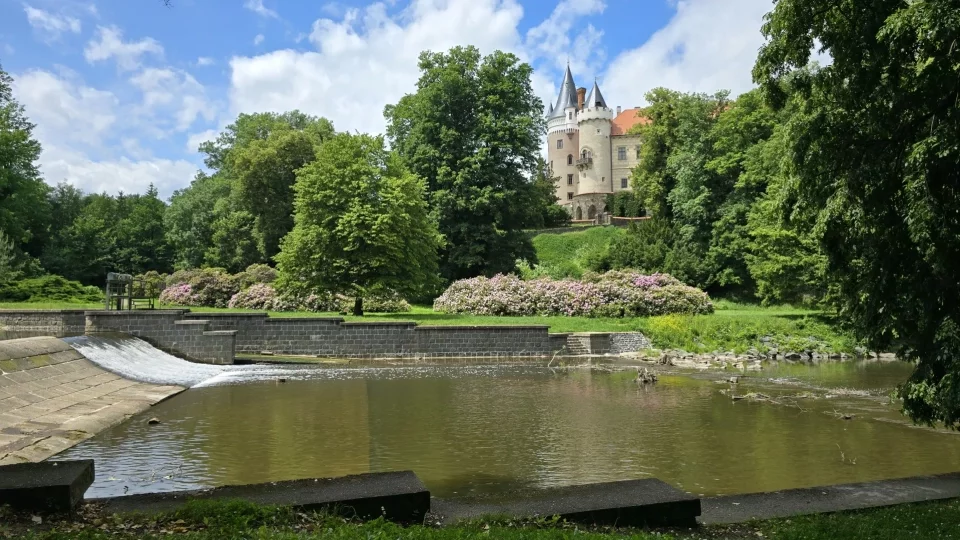 Žleby zámek