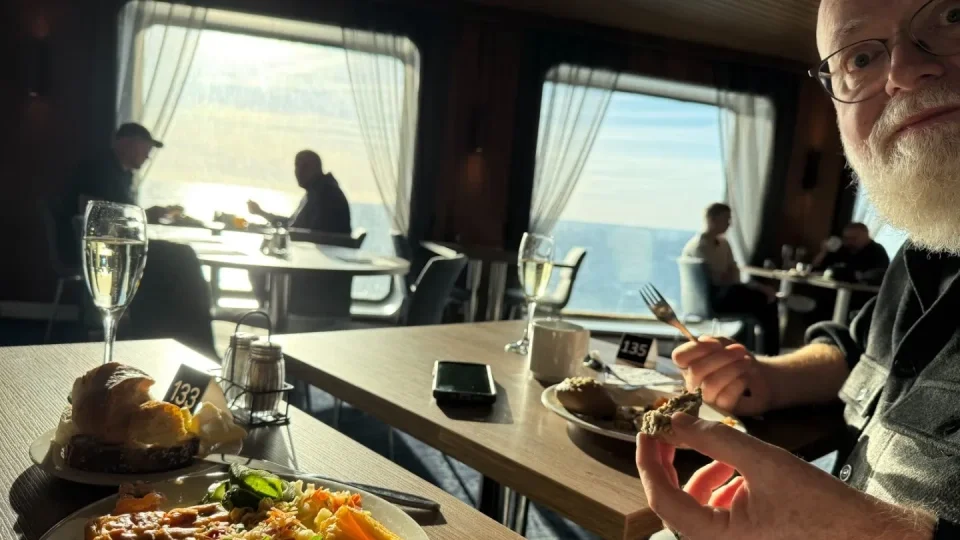 Fotr ve Finsku, trajekt