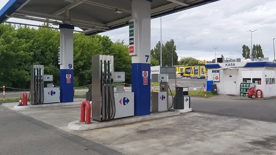 čerpací stanice Carrefour