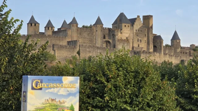 Stalo se předlohou jedné z nejslavnějších deskových her světa. Reálné Carcassonne její hráče ohromí