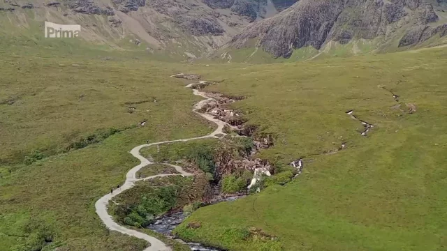 Fotr se vykoupal ve vílím bazénku, který mu měl přinést krásu a věčné mládí. Ale nepovedlo se