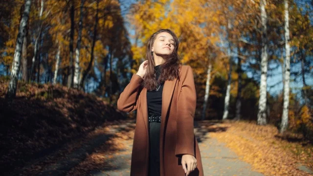 Co si sbalit na víkendový podzimní výlet? Stylové a praktické outfity