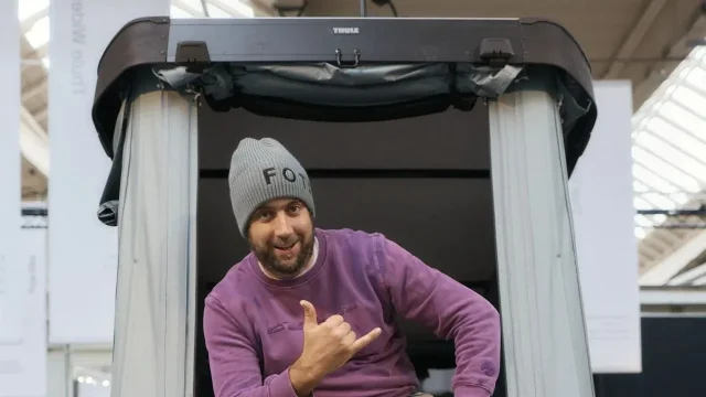 Video: Rychlovka na pár sekund. Podívejte se, jak bleskově se rozkládá geniální střešní stan Thule