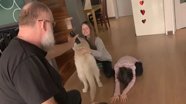 Šťastný nový rok! Sice je už únor, ale Pepa slaví znovu a děti se mu u toho klaní