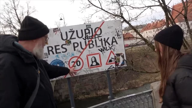 Každý má právo být zbytečný a pes má právo být psem. Říká to ústava jedné speciální republiky