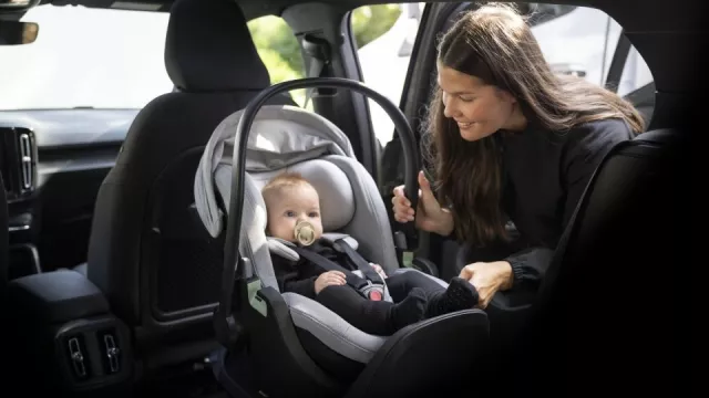 Nové autosedačky Thule mají chytrý systém upínání i diody. Víme, kolik budou stát na českém trhu