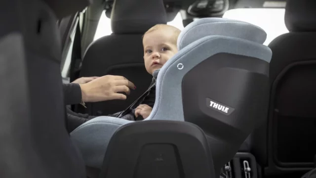 Když cestují nejmenší. Poradíme, jakou autosedačku vybrat a které se vyhnout