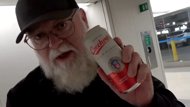 Pepa našel v kanadském obchodě pivo Czechvar. Každý ho dobře zná, jen o tom možná neví