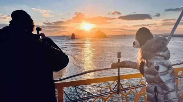 Jeden z nejhezčích západů slunce na světě je mezi babičkou a dědečkem. Pepa všechno vysvětlí