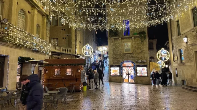 Za vánoční atmosférou jsem vyrazila na jih. San Marino je kouzelné a mají tu kouzelně nízké ceny