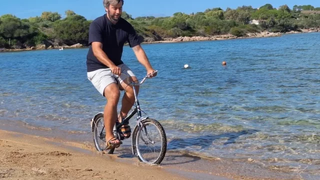 Místo moderních skládacích kol jsme si radši koupili legendární retro. Eska je super ještě dneska