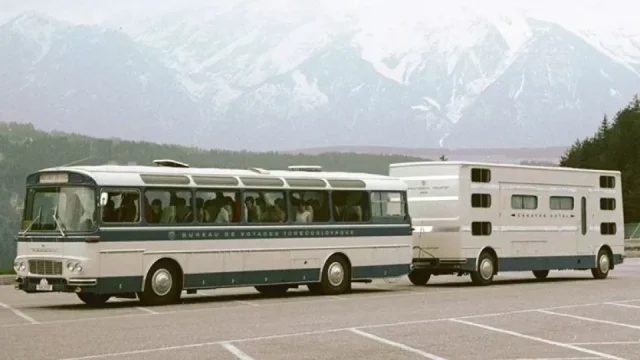 Cestování za autobusem: Po stopách historie českých a dovozových autobusových přívěsů
