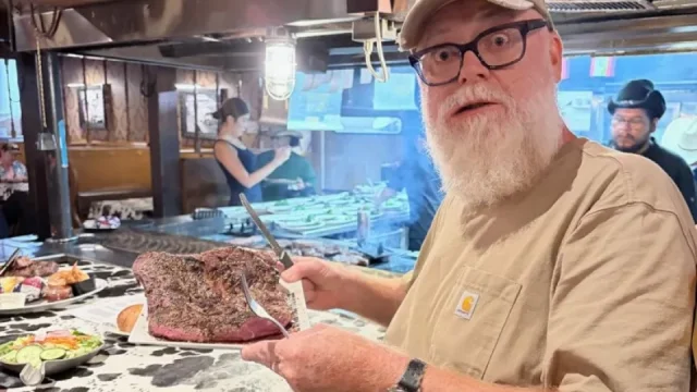 Dvě kila masa a pouhých 60 minut. Fotr se v Texasu postavil nejslavnějšímu steaku Route 66