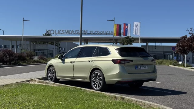Česká chlouba se slovenským původem. Vzali jsme nový Superb a vyrazili na místo, kde se vyrábí