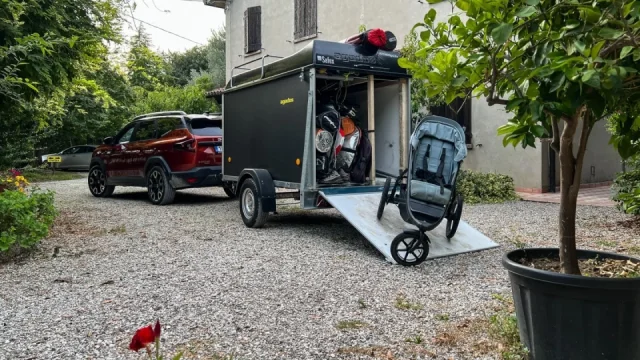 Šest týdnů na Sardinii. Dacia Bigster, přívěs, roční dítě a splněný sen o velké cestě nejen k moři