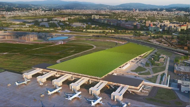 Solární panely na střeše? Ne, ty fakt nepotřebujeme. Italské letiště na střechu raději dá vinici