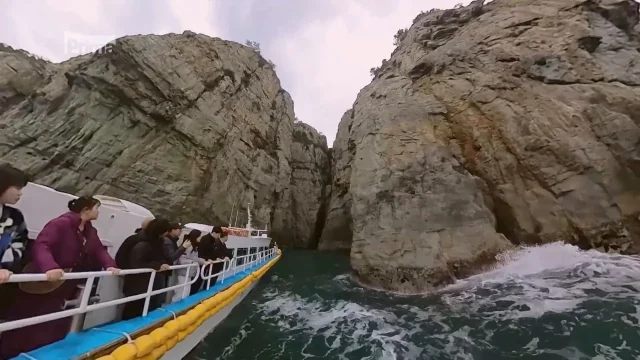 Moře má v Koreji vlastní pravidla. A přesně proto Fotr vyrazil a vyhlídkovou plavbu