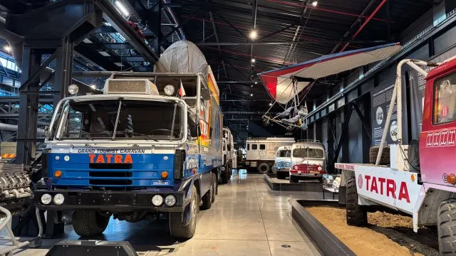 Závodily na Dakaru a objevovaly svět. Tatrovácké muzeum ukazuje pestrou historii vozů Tatra