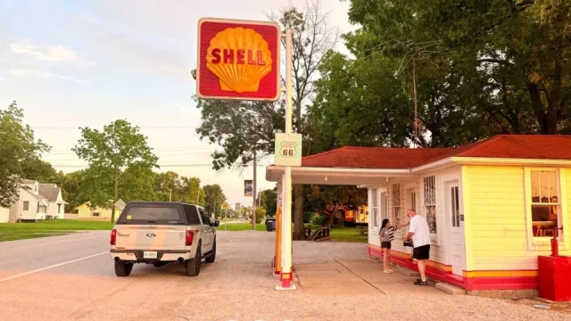 Benzínky, které přežily vlastní smrt. Na Route 66 jsme objevili místa, kde se zastavil čas