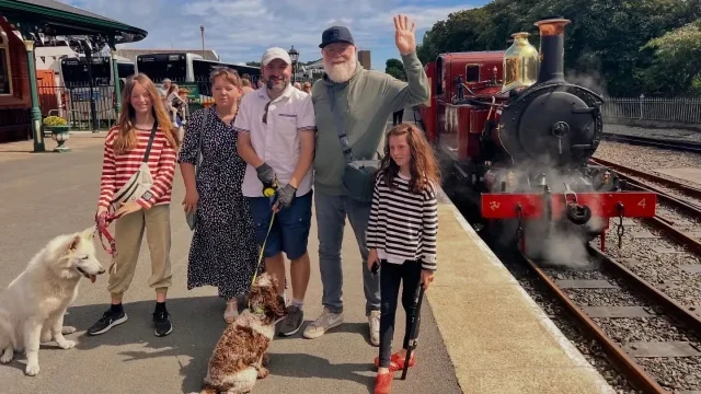Fotr na tripu speciál, Češi na cestách: Kde všude Fotr potkal krajany