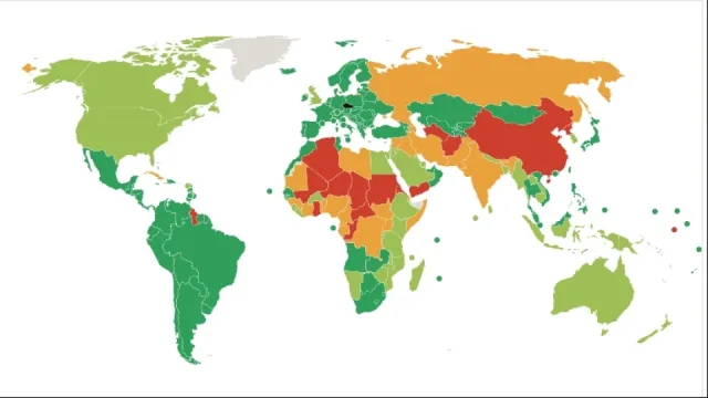 Mapa dokazuje, že se s českým pasem dostanete téměř kamkoliv. V žebříčku patří mezi světovou špičku
