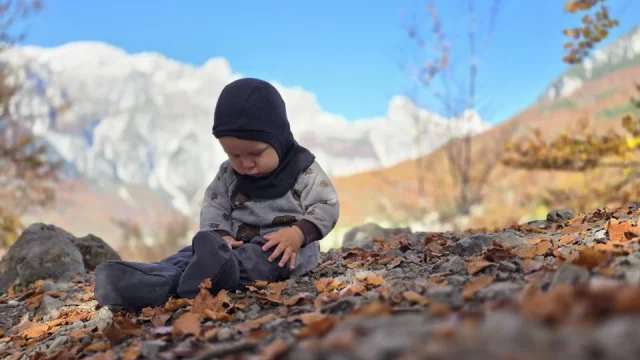 Nejkrásnější trek v Albánských Alpách s miminem aneb jak nás místo pasteveckých psů napadli koně