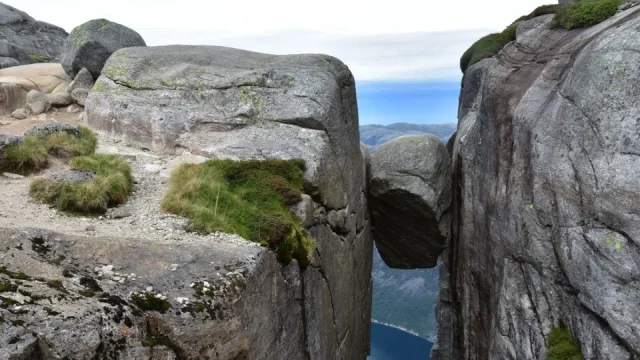 Kjeragbolten aneb jak jsme se škrábali po skálách za fotogenickou ikonou Norska